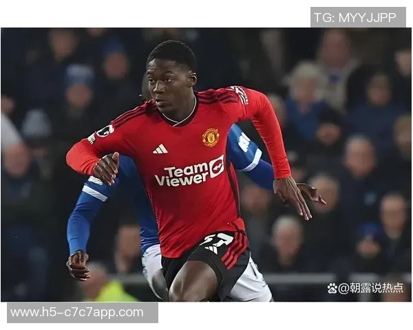 电讯报：梅努引发十多队关注曼联内部对其现状深感忧虑